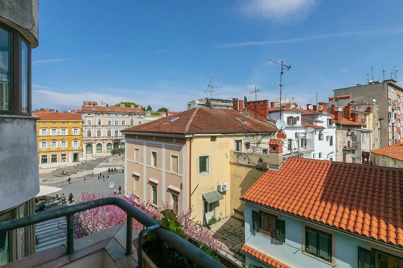 Pula Citybreak 0*,